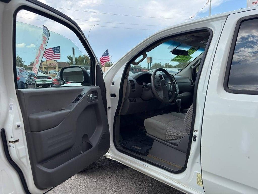 Nissan Frontier 4WD Crew Cab SWB Auto PRO-4X 2015