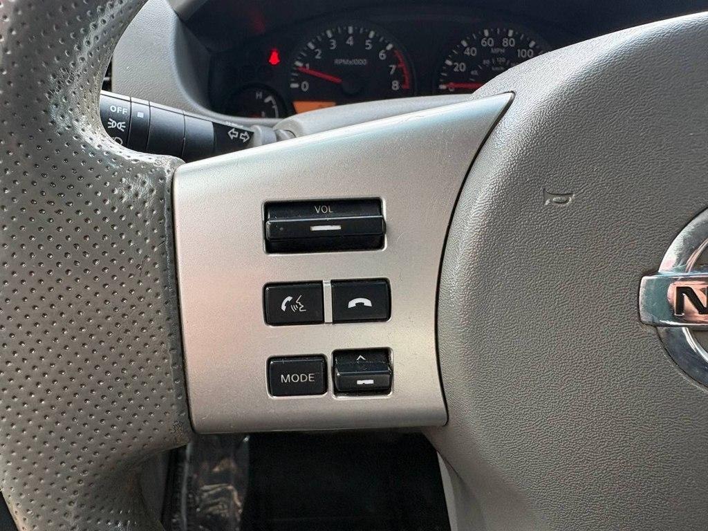 Nissan Frontier 4WD Crew Cab SWB Auto PRO-4X 2015
