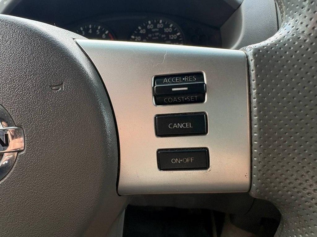 Nissan Frontier 4WD Crew Cab SWB Auto PRO-4X 2015