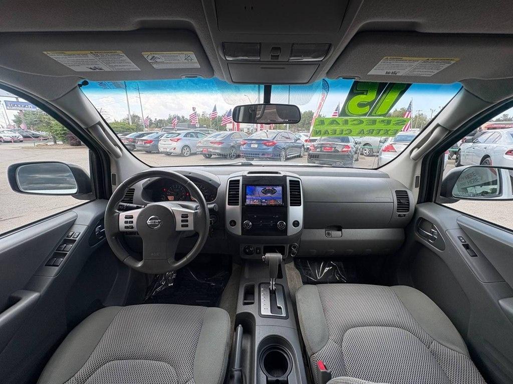 Nissan Frontier 4WD Crew Cab SWB Auto PRO-4X 2015