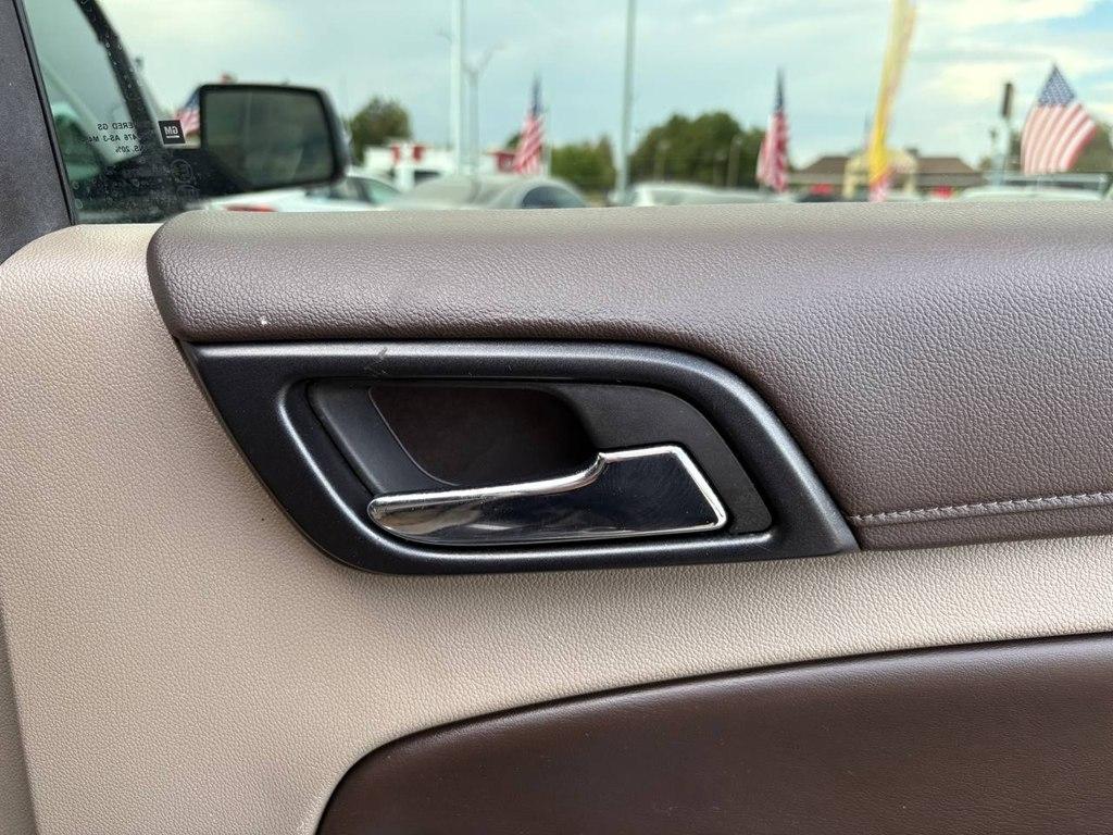 Chevrolet Suburban 2WD 4dr LT 2015