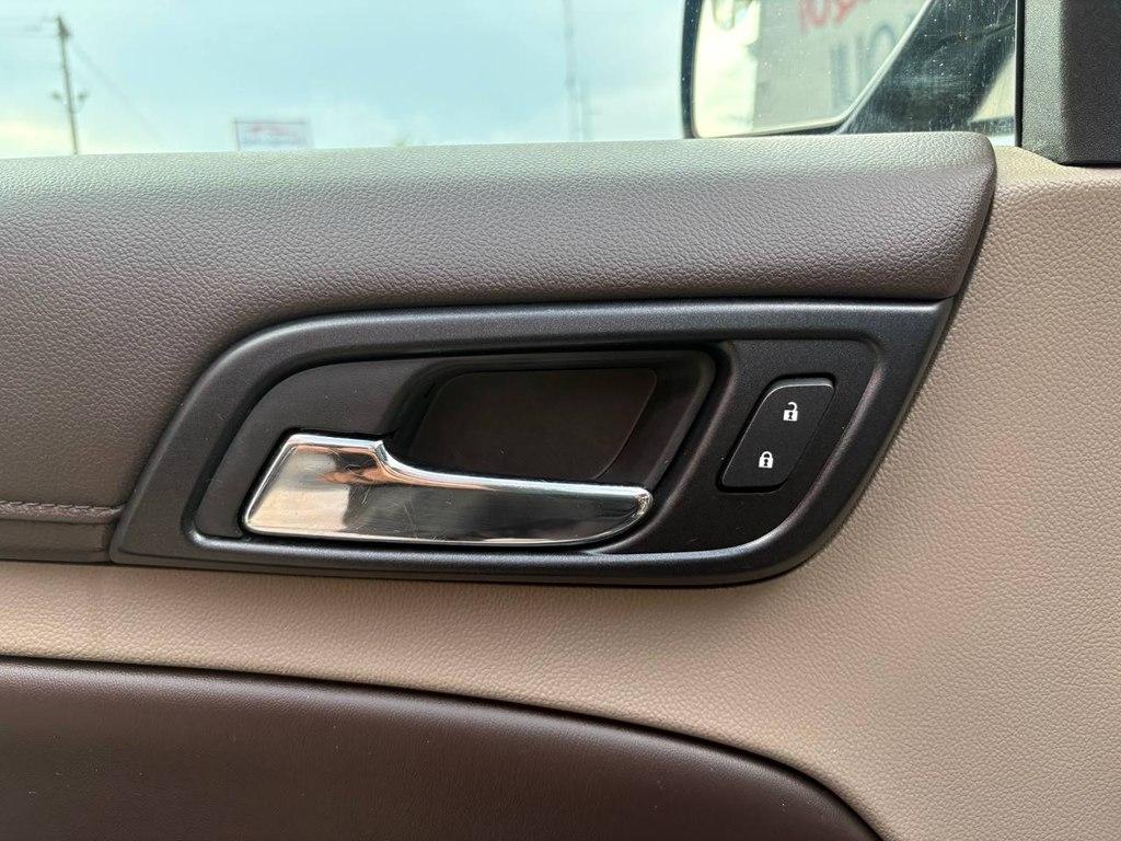 Chevrolet Suburban 2WD 4dr LT 2015