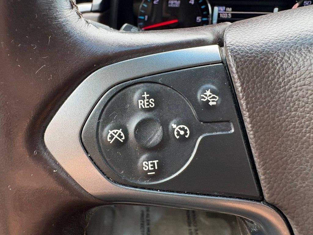Chevrolet Suburban 2WD 4dr LT 2015