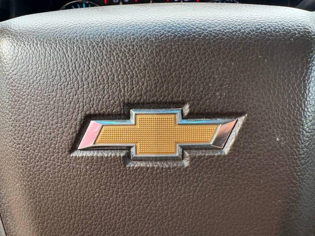 Chevrolet Suburban 2WD 4dr LT 2015