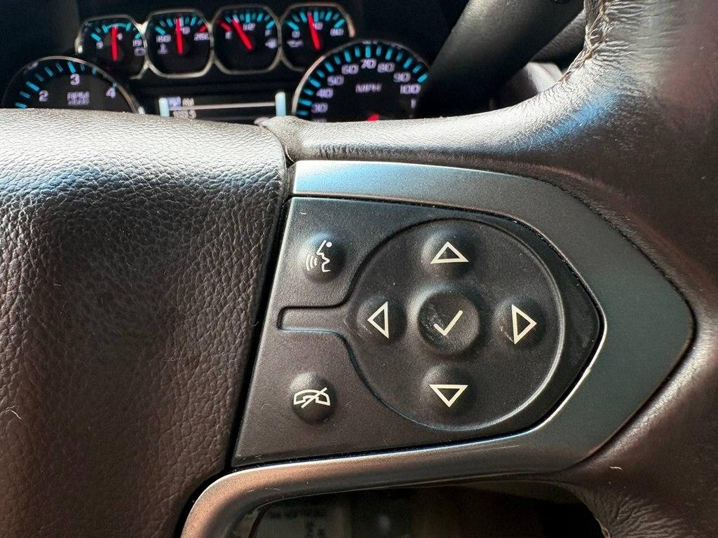 Chevrolet Suburban 2WD 4dr LT 2015