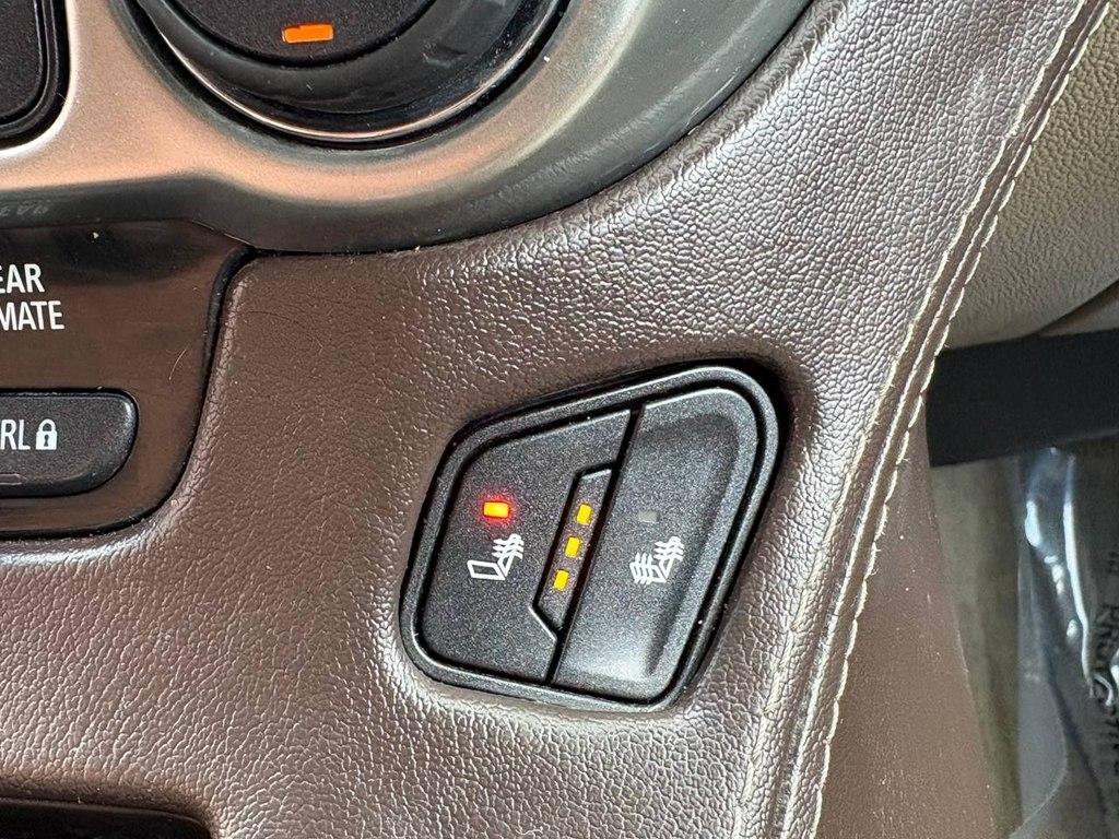 Chevrolet Suburban 2WD 4dr LT 2015
