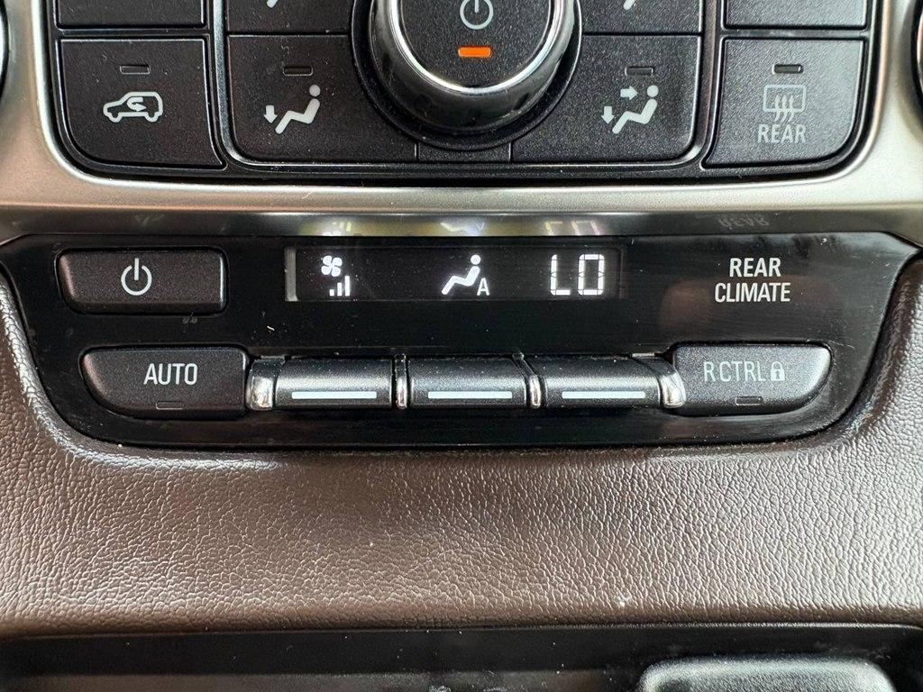 Chevrolet Suburban 2WD 4dr LT 2015