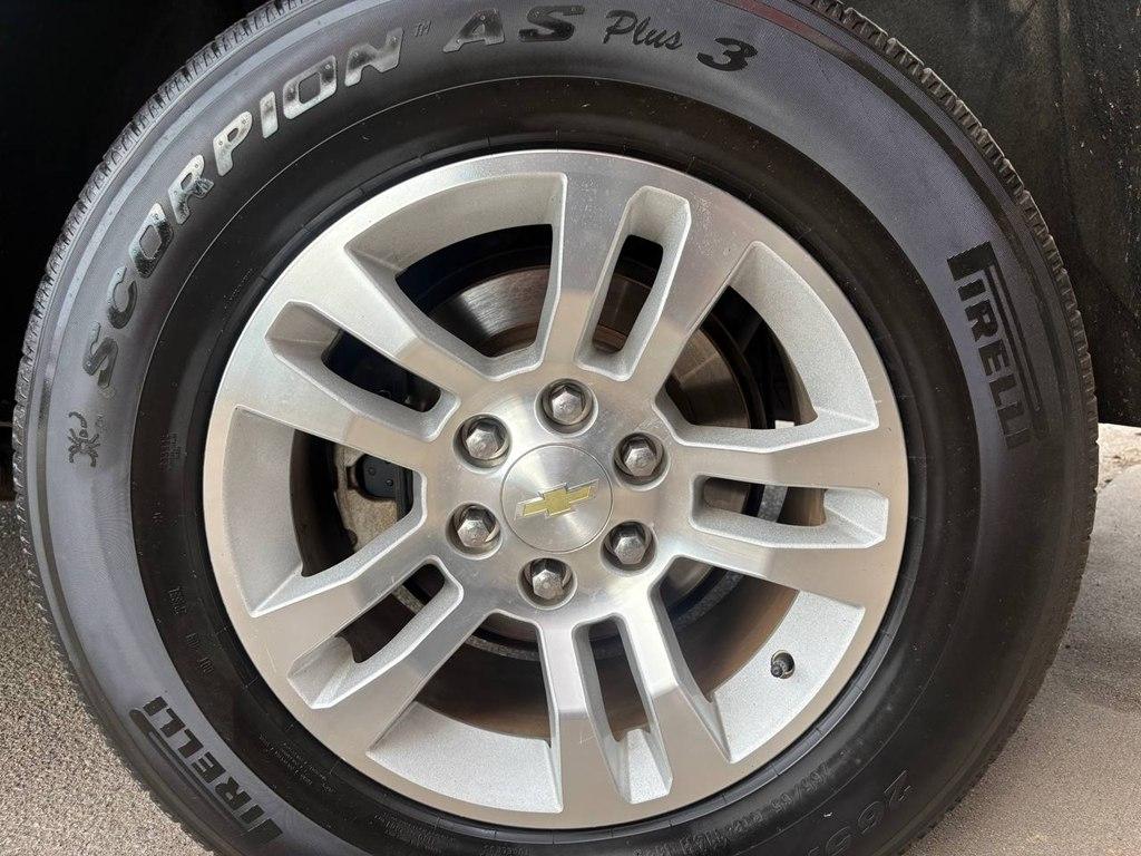 Chevrolet Suburban 2WD 4dr LT 2015