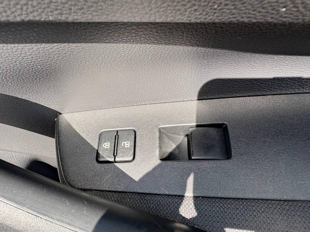 Toyota Corolla LE CVT (Natl) 2022