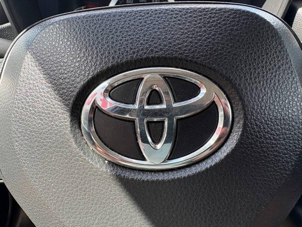 Toyota Corolla LE CVT (Natl) 2022
