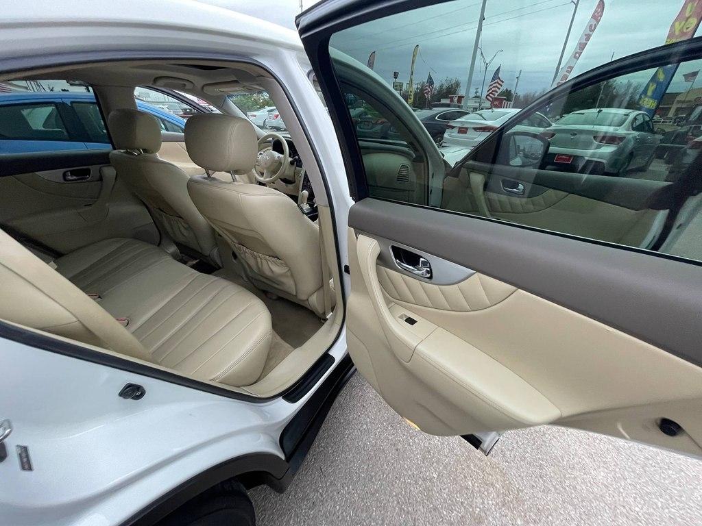 Infiniti QX70 AWD 4dr 2015
