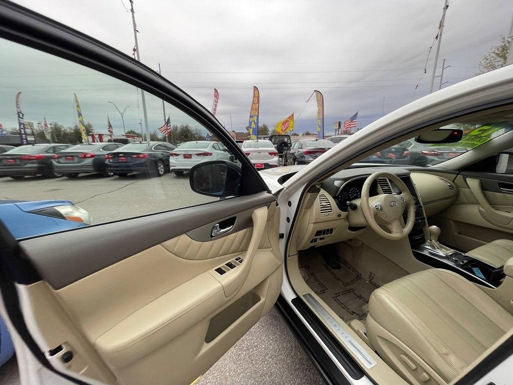 Infiniti QX70 AWD 4dr 2015
