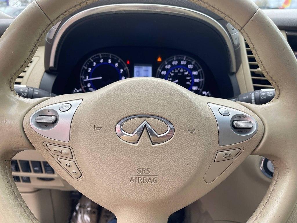 Infiniti QX70 AWD 4dr 2015