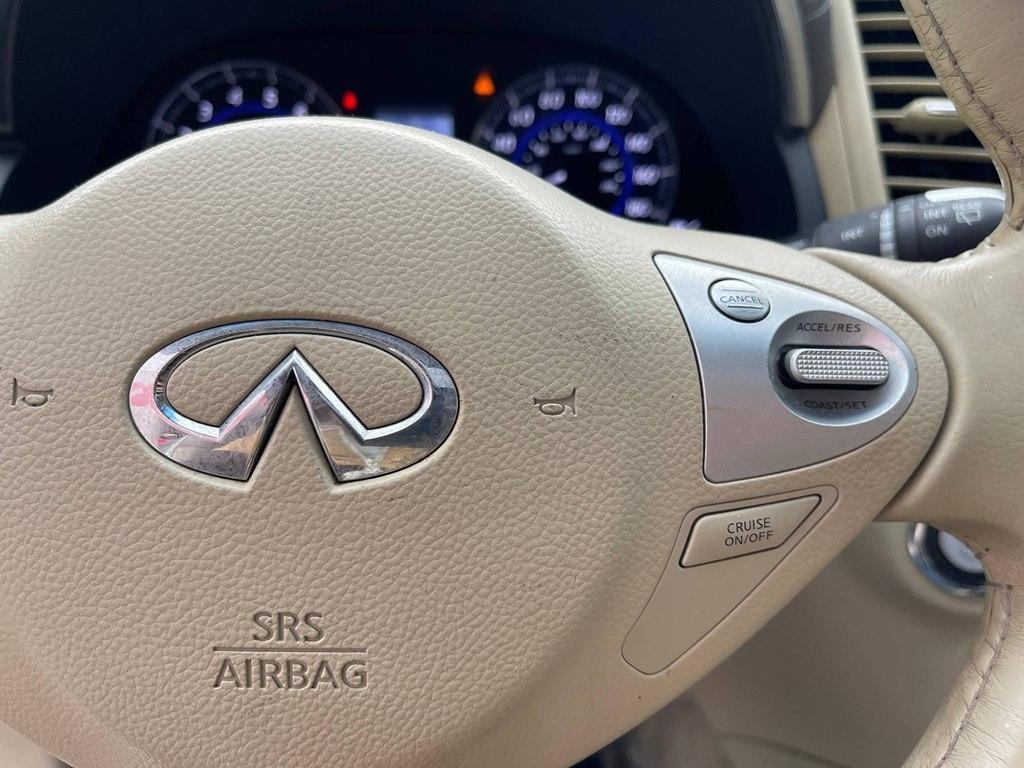 Infiniti QX70 AWD 4dr 2015