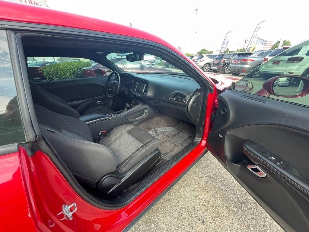 Dodge Challenger 2dr Cpe SXT 2016