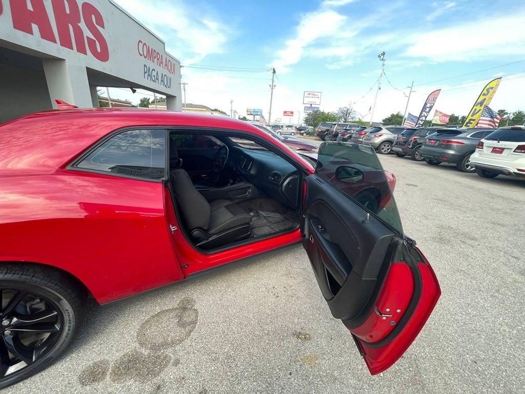 Dodge Challenger 2dr Cpe SXT 2016