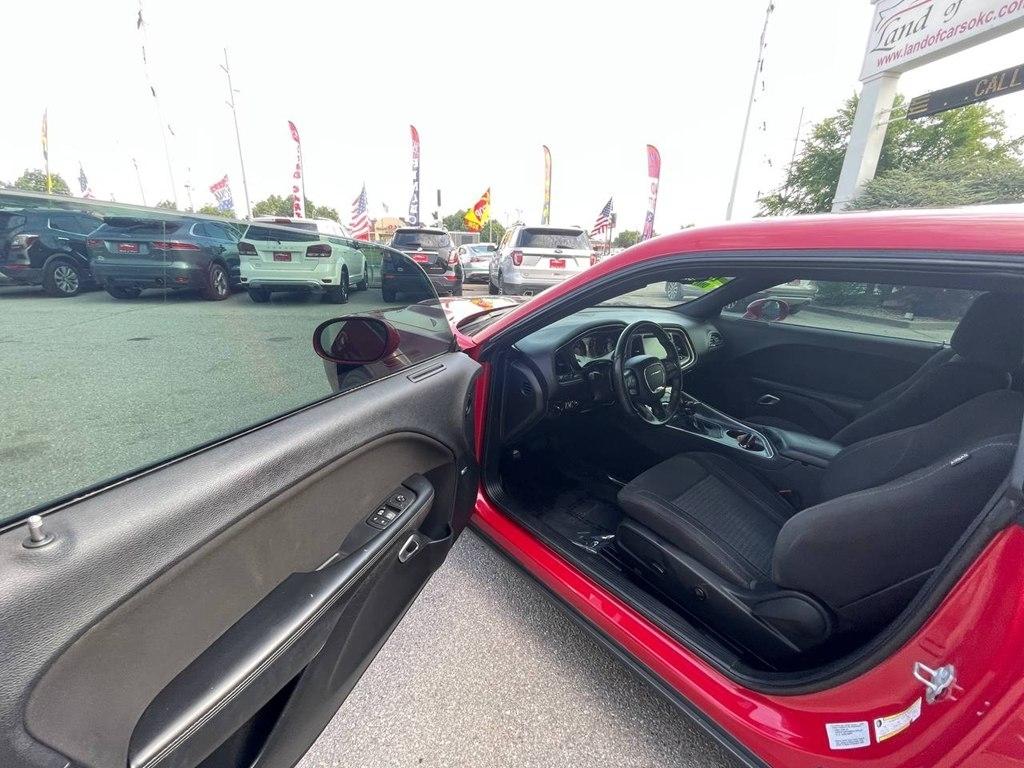 Dodge Challenger 2dr Cpe SXT 2016