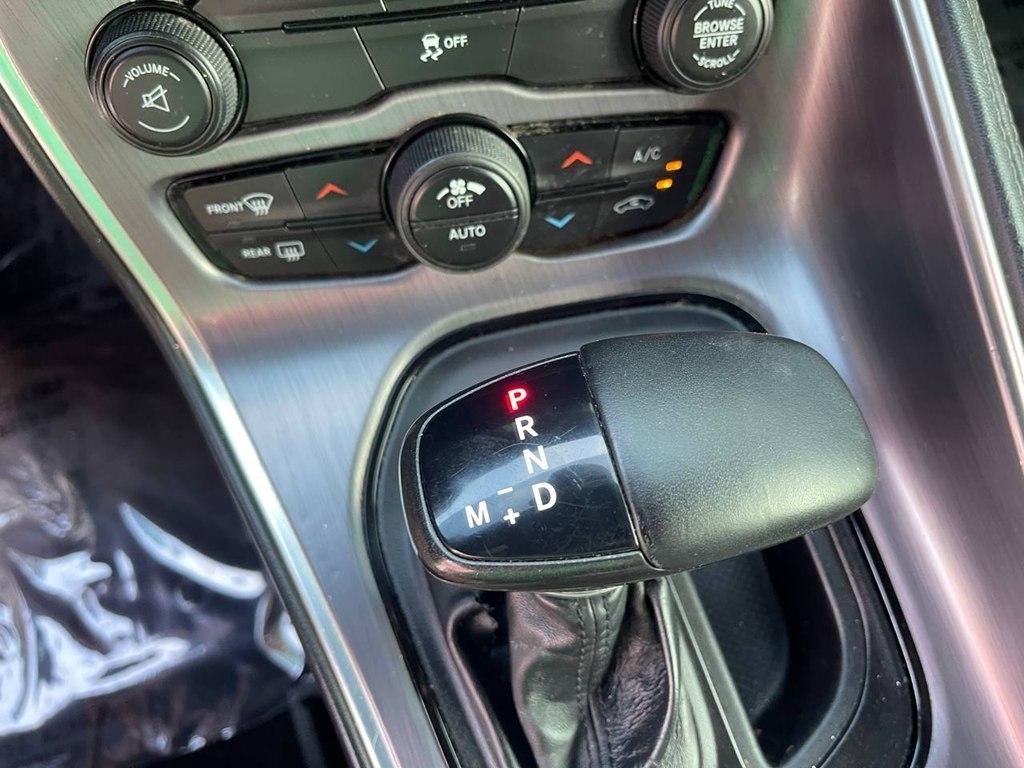 Dodge Challenger 2dr Cpe SXT 2016