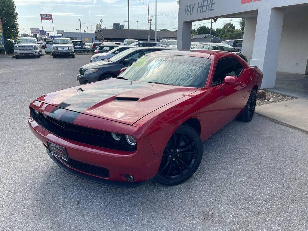 Dodge Challenger 2dr Cpe SXT 2016