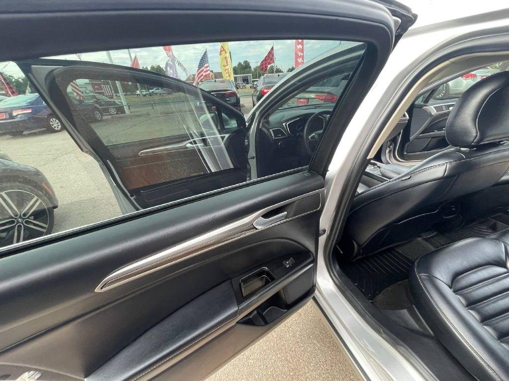 Ford Fusion SEL FWD 2019