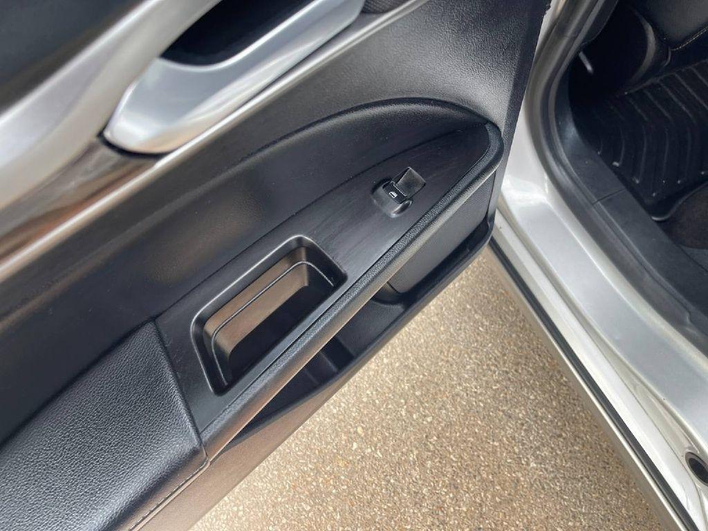 Ford Fusion SEL FWD 2019