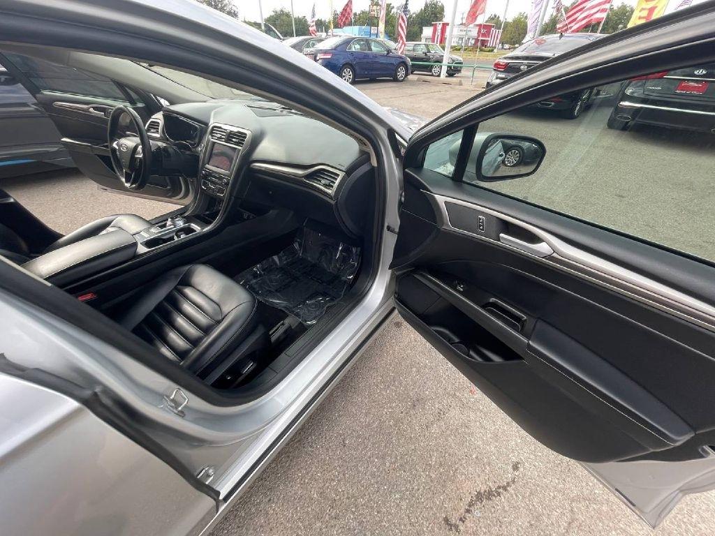 Ford Fusion SEL FWD 2019