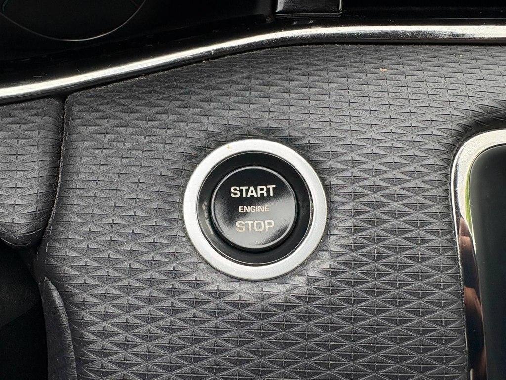 Land Rover Range Rover Evoque P300 R-Dynamic S 2020