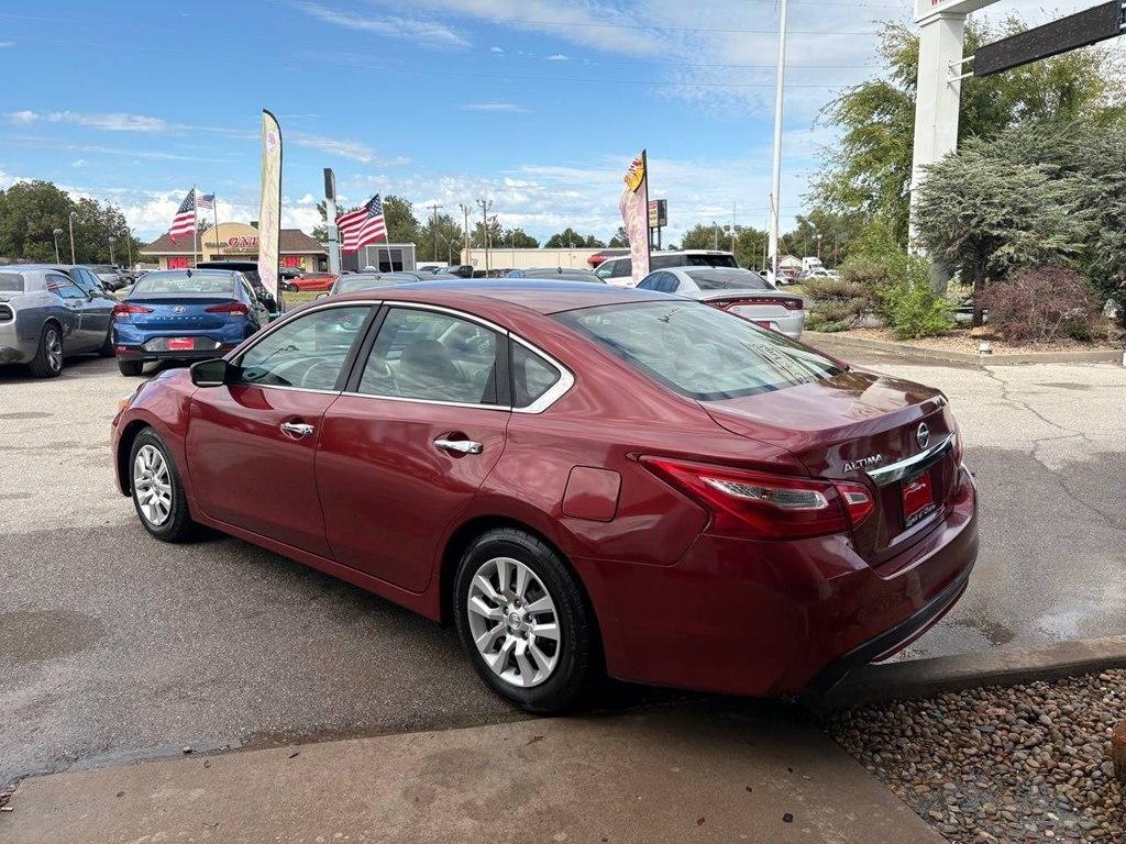 Nissan Altima 4dr Sdn I4 2.5 2016
