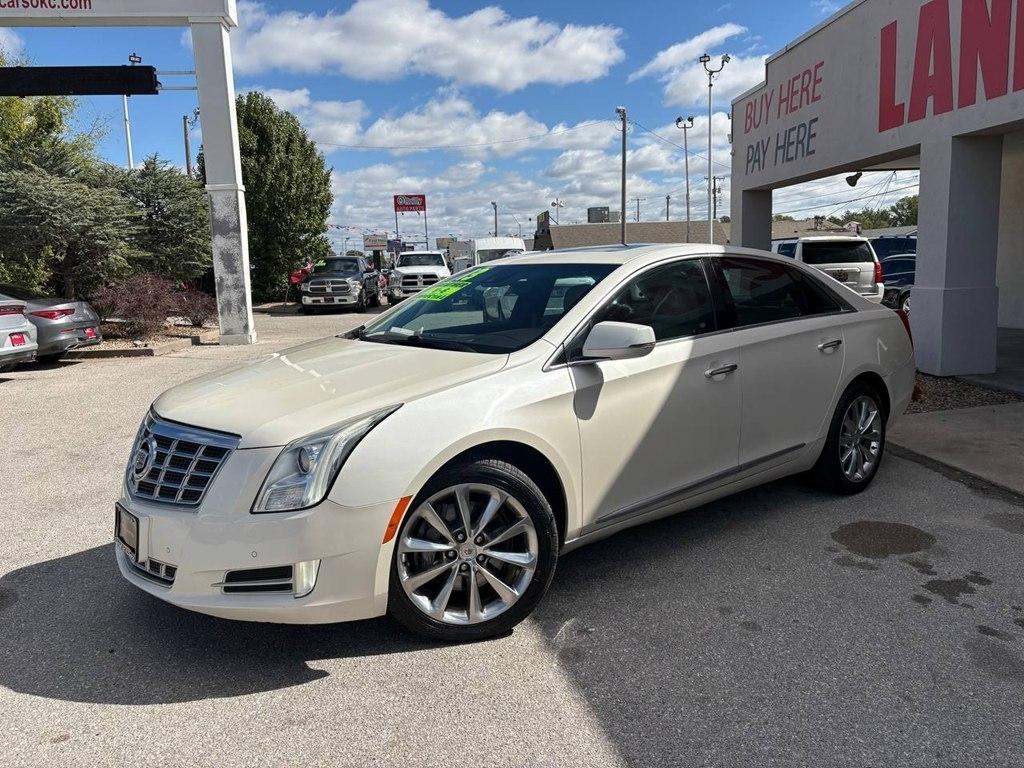 Cadillac XTS 4dr Sdn Luxury FWD 2013