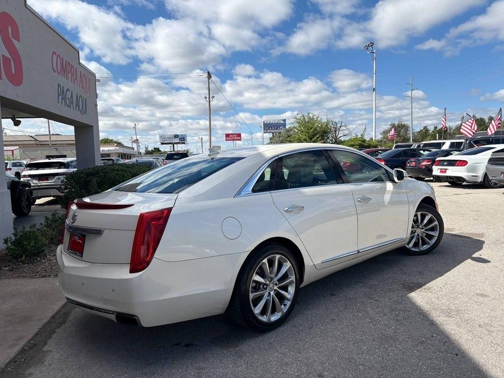 Cadillac XTS 4dr Sdn Luxury FWD 2013