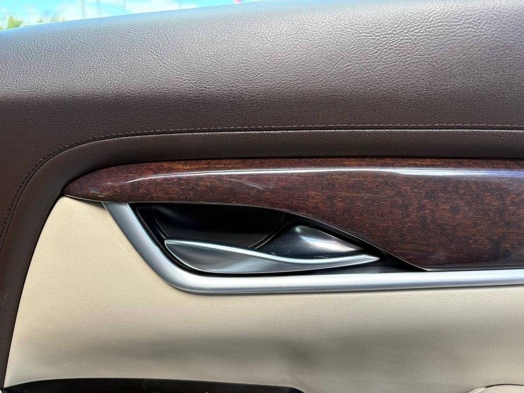 Cadillac XTS 4dr Sdn Luxury FWD 2013