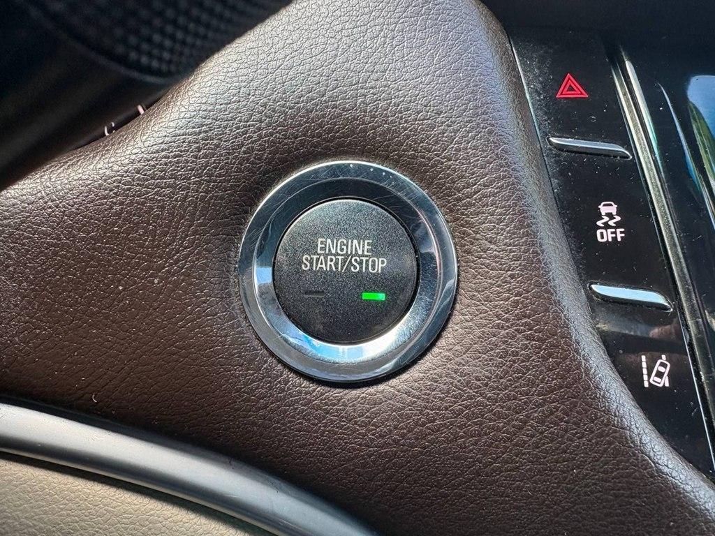 Cadillac XTS 4dr Sdn Luxury FWD 2013