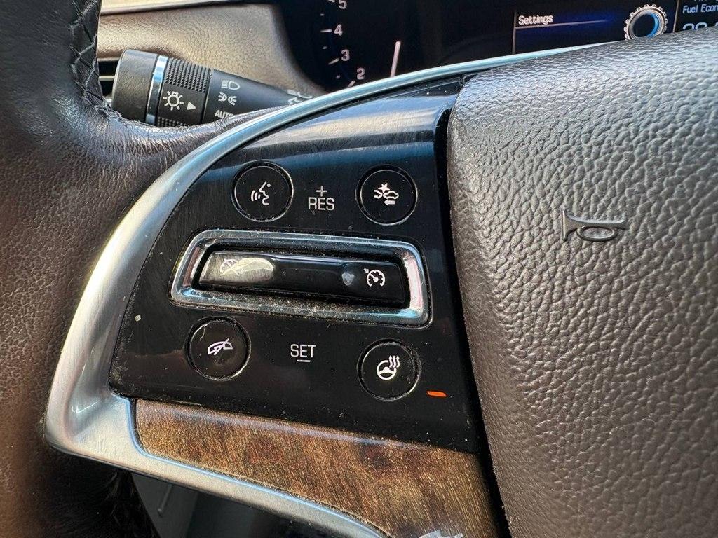 Cadillac XTS 4dr Sdn Luxury FWD 2013