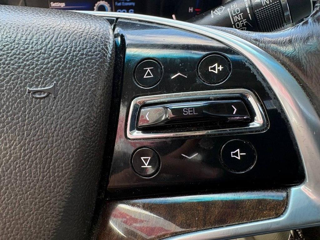 Cadillac XTS 4dr Sdn Luxury FWD 2013