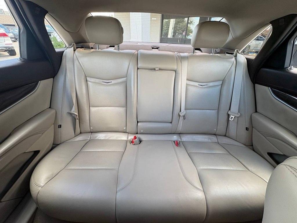 Cadillac XTS 4dr Sdn Luxury FWD 2013