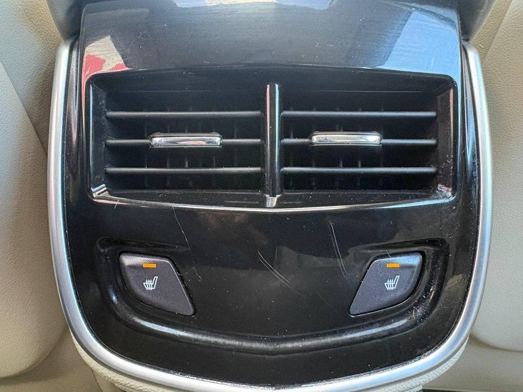 Cadillac XTS 4dr Sdn Luxury FWD 2013