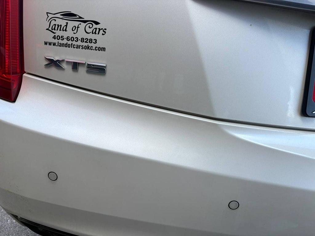 Cadillac XTS 4dr Sdn Luxury FWD 2013