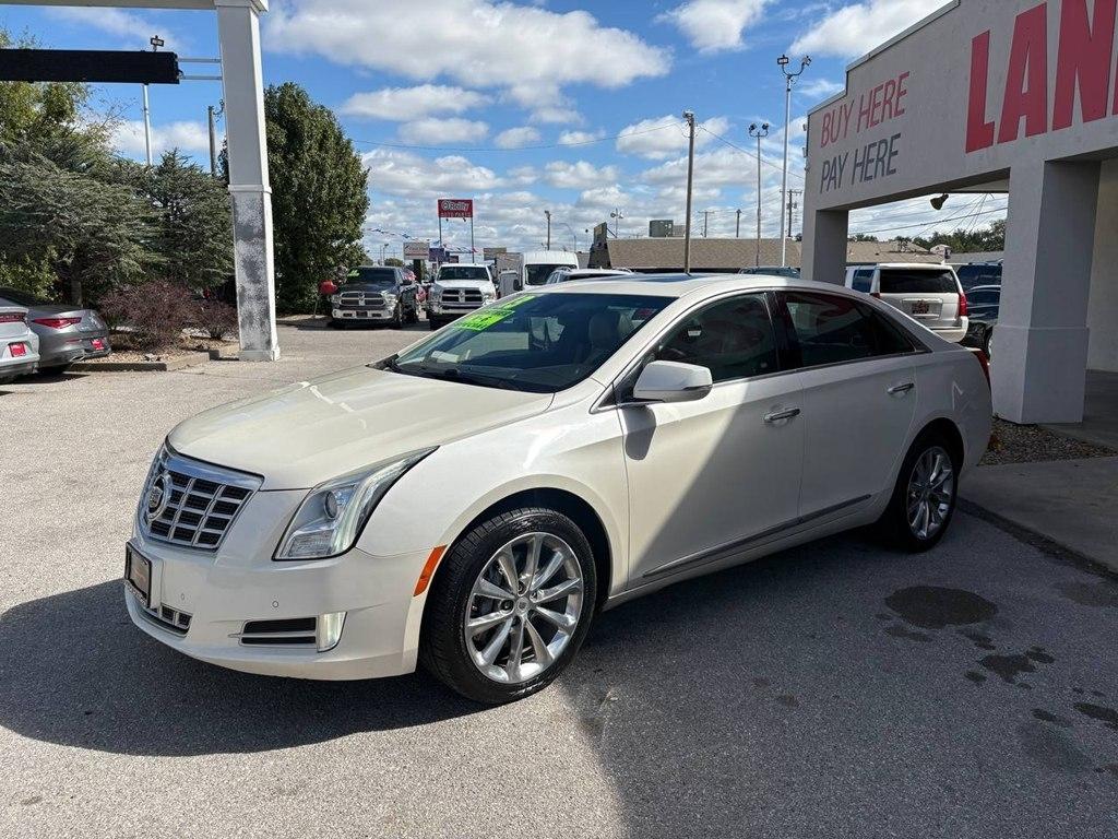 Cadillac XTS 4dr Sdn Luxury FWD 2013