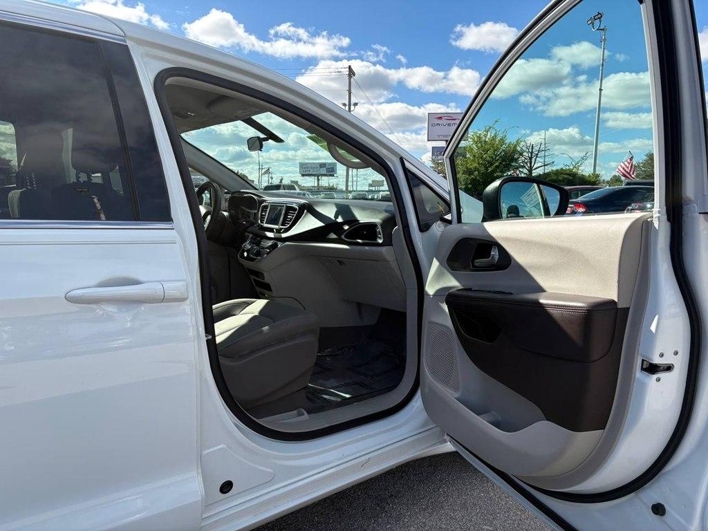 Chrysler Voyager LX FWD 2020