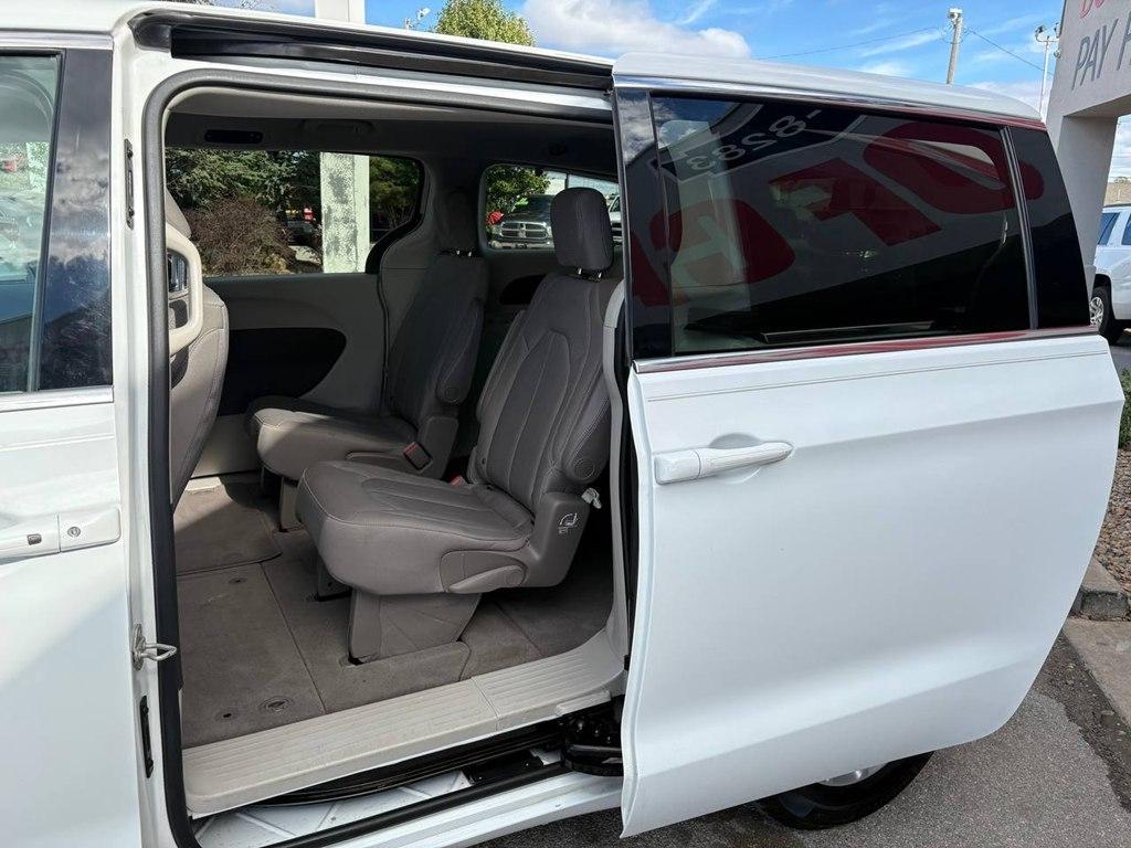 Chrysler Voyager LX FWD 2020