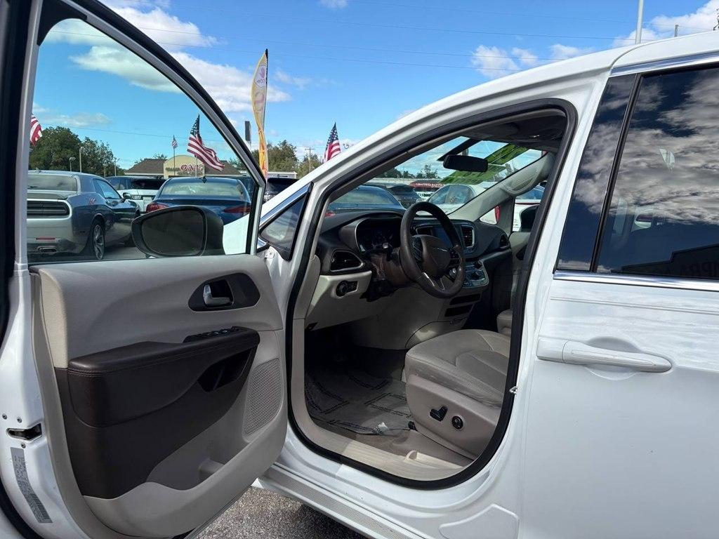 Chrysler Voyager LX FWD 2020