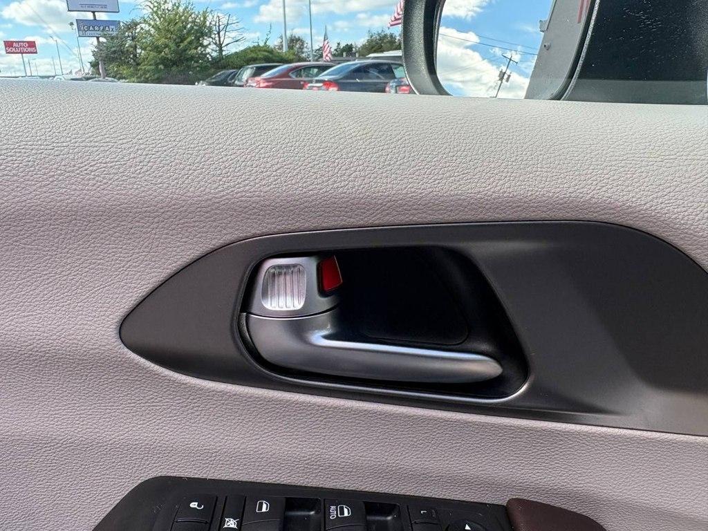 Chrysler Voyager LX FWD 2020