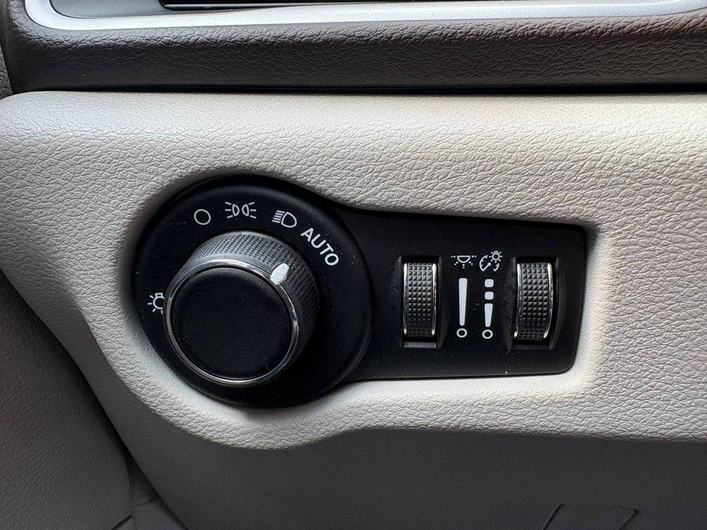 Chrysler Voyager LX FWD 2020