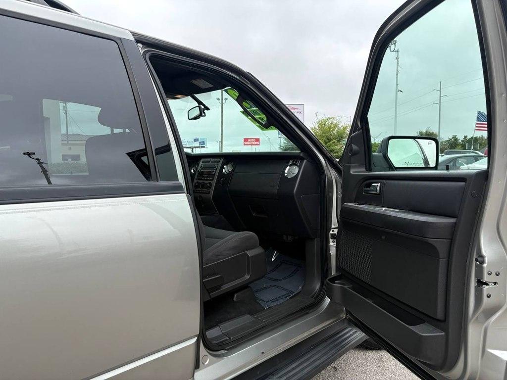 Ford Expedition EL 4WD 4dr XLT 2009