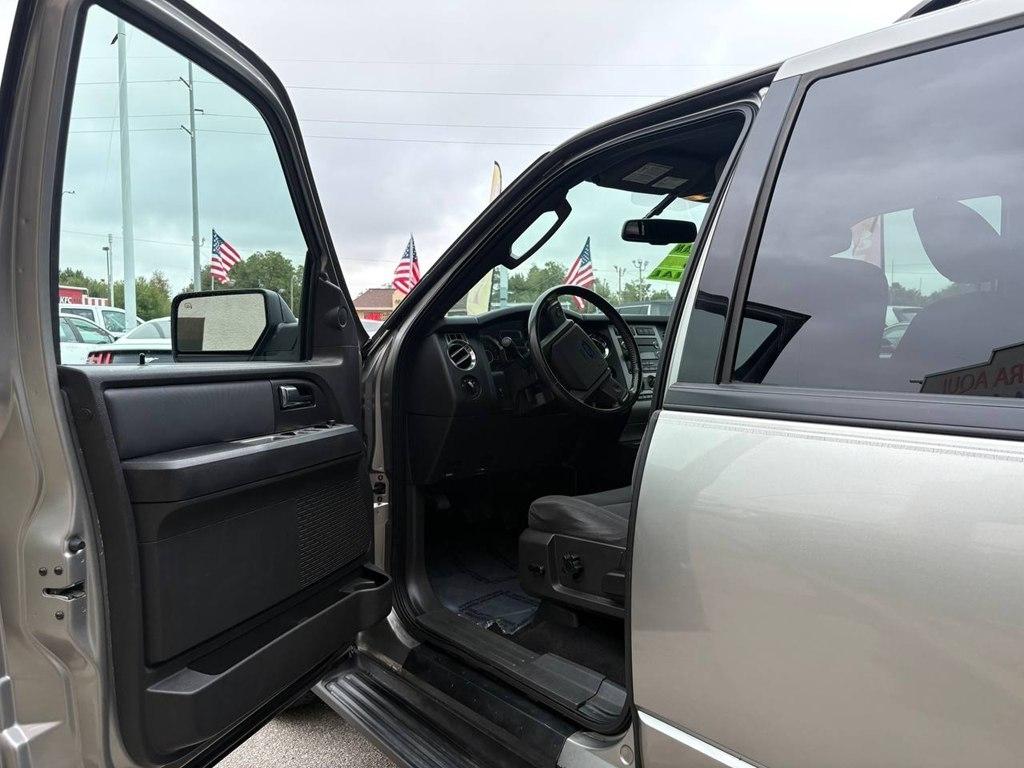 Ford Expedition EL 4WD 4dr XLT 2009