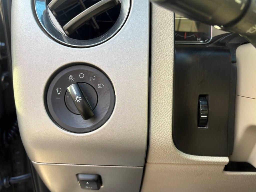 Ford Expedition 4WD 4dr Limited 2013