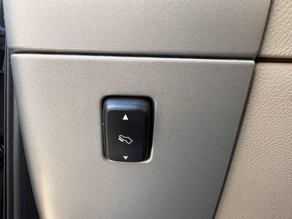 Ford Expedition 4WD 4dr Limited 2013