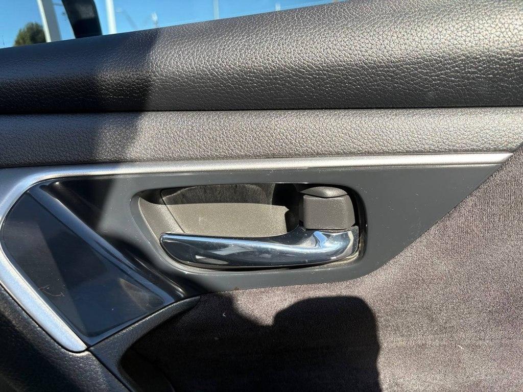 Nissan Altima 4dr Sdn I4 2.5 SV 2013