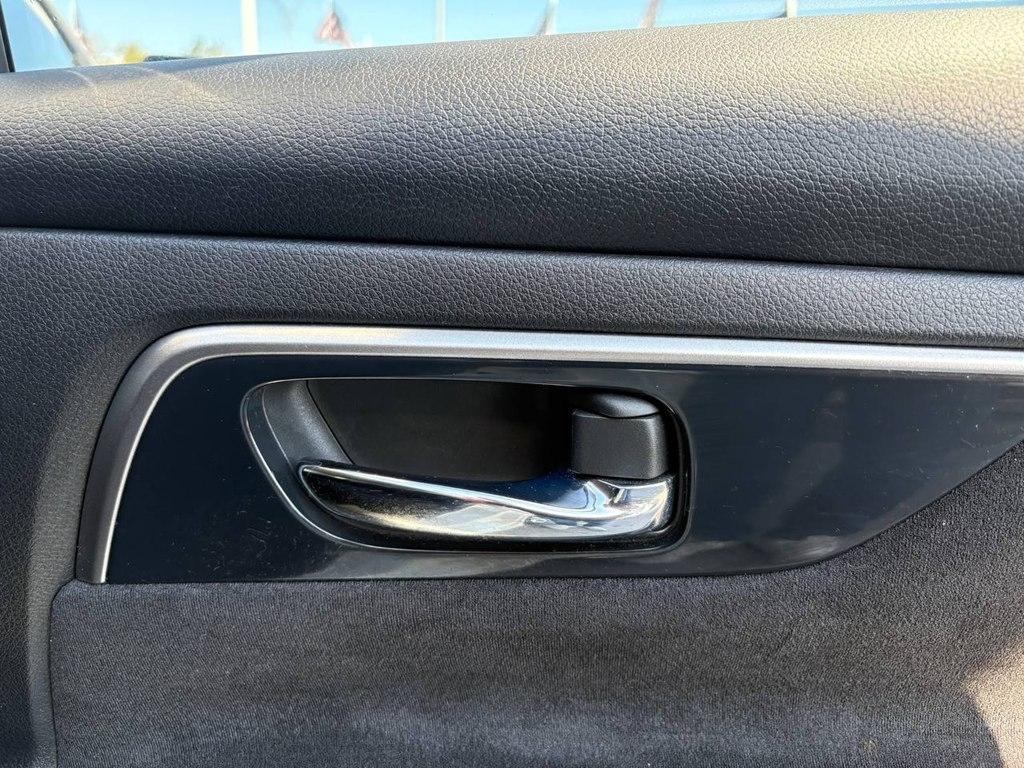 Nissan Altima 4dr Sdn I4 2.5 SV 2013