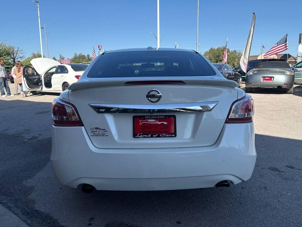 Nissan Altima 4dr Sdn I4 2.5 SV 2013